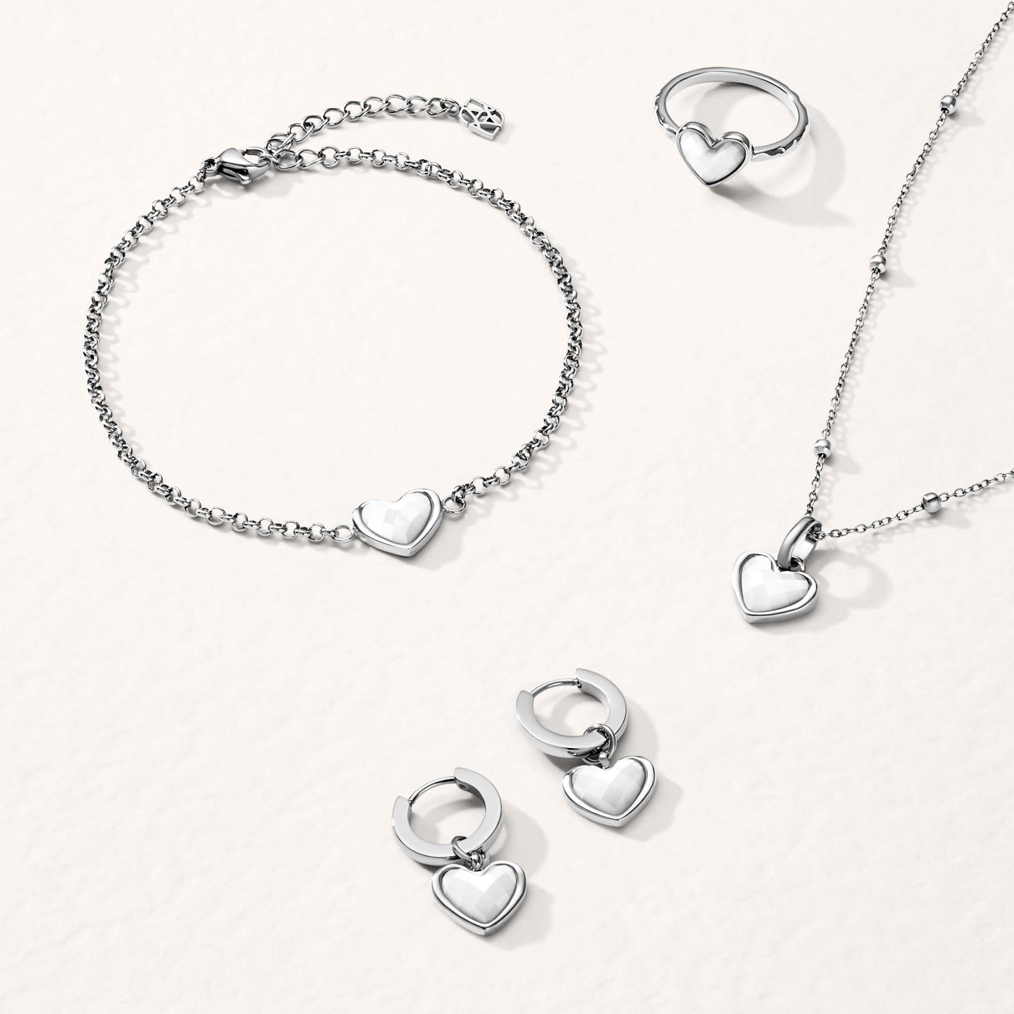 Mother of Pearl Heart Pendant (Silver)